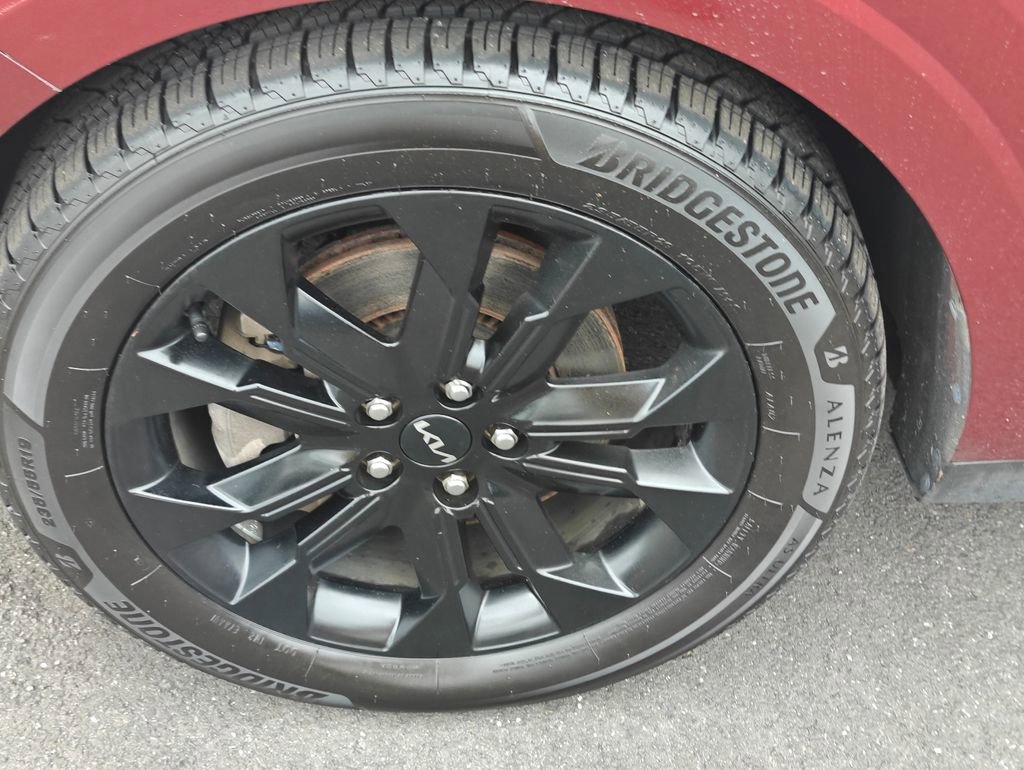 Used 2022 Kia Carnival SX Prestige image 10