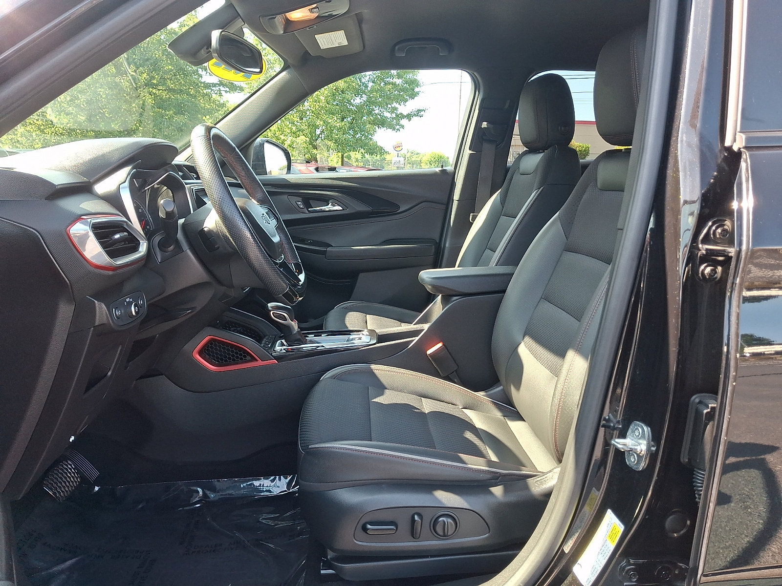 Used 2022 Chevrolet TrailBlazer RS w/ Technology Package AWD/4WD image 14