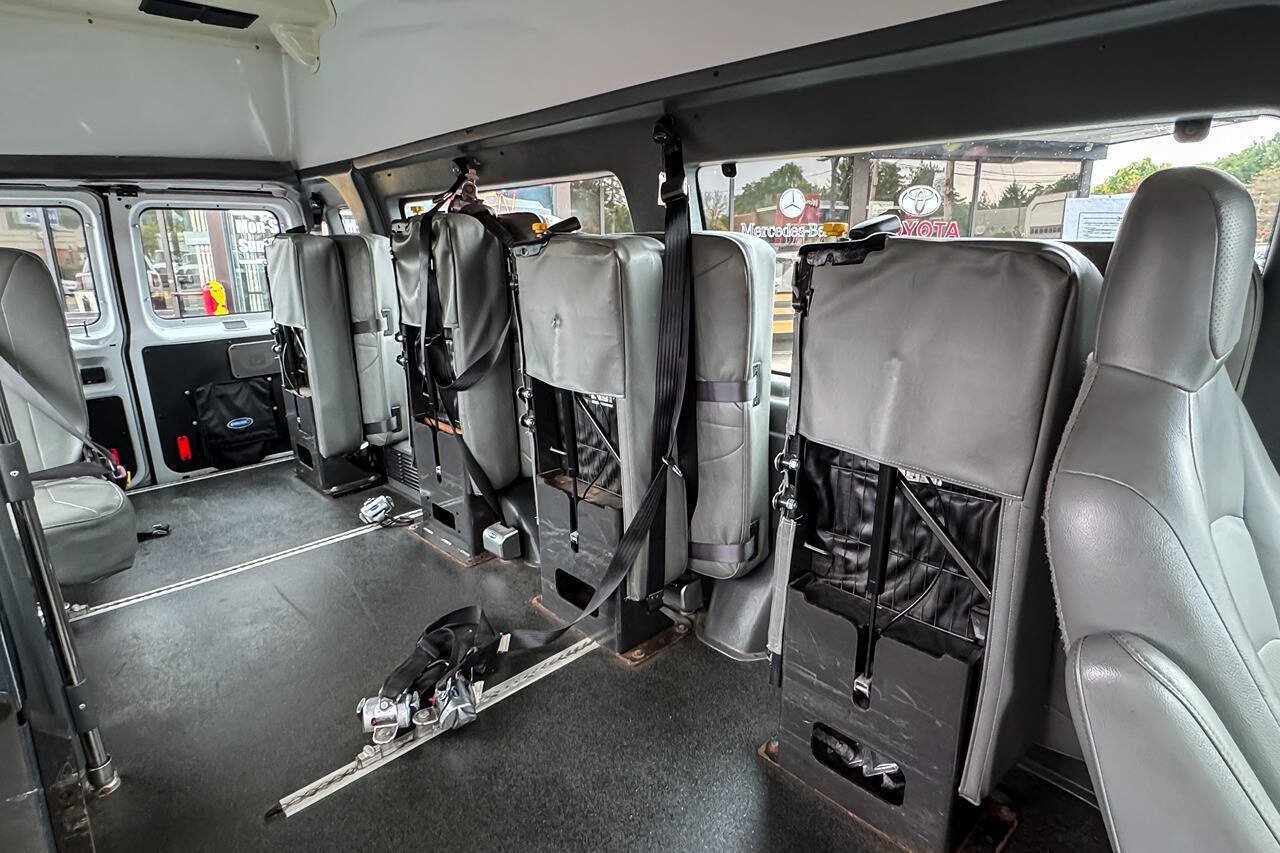 Used 2014 Ford E-350 and Econoline 350 Extended Super Duty w/ Power Group RWD image 26