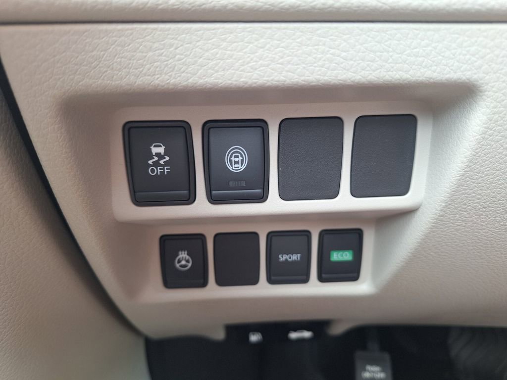 Used 2021 Nissan Rogue Sport SV image 12