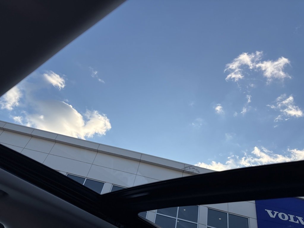 Used 2022 Jeep Cherokee Latitude w/ Sun & Sound Group image 29