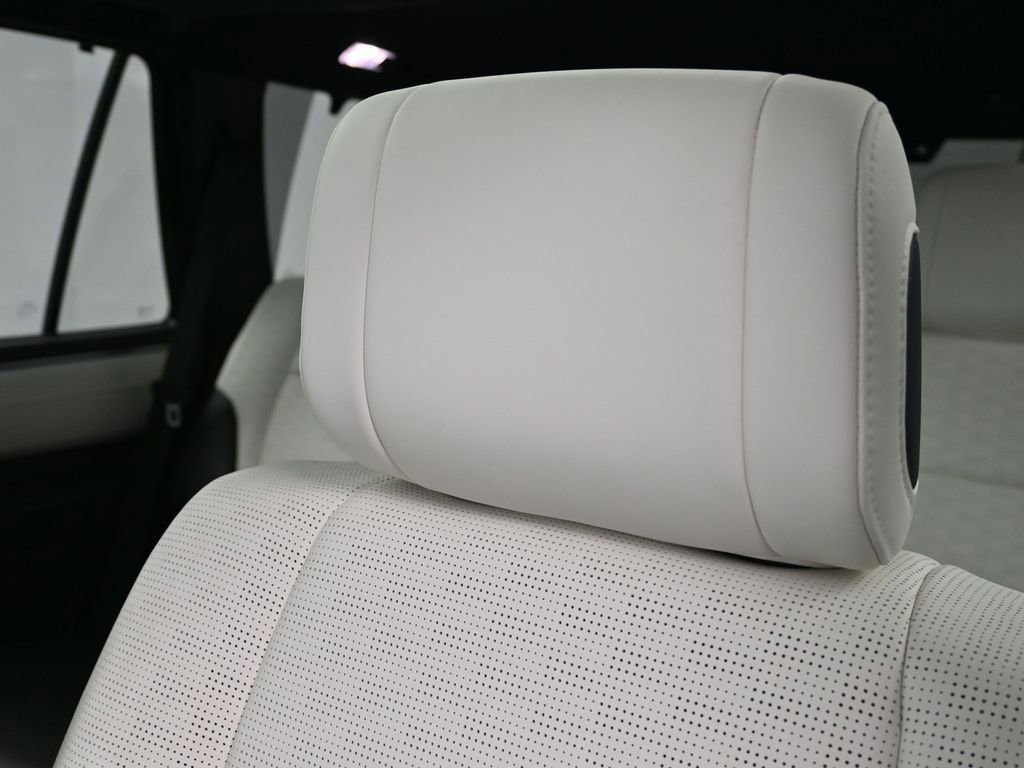 Used 2025 Toyota Sequoia Capstone image 19