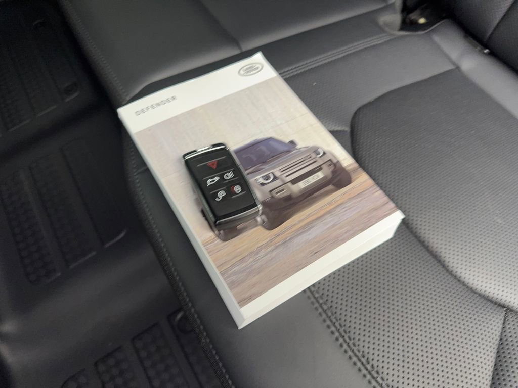 Used 2025 Land Rover Defender 110 S image 76