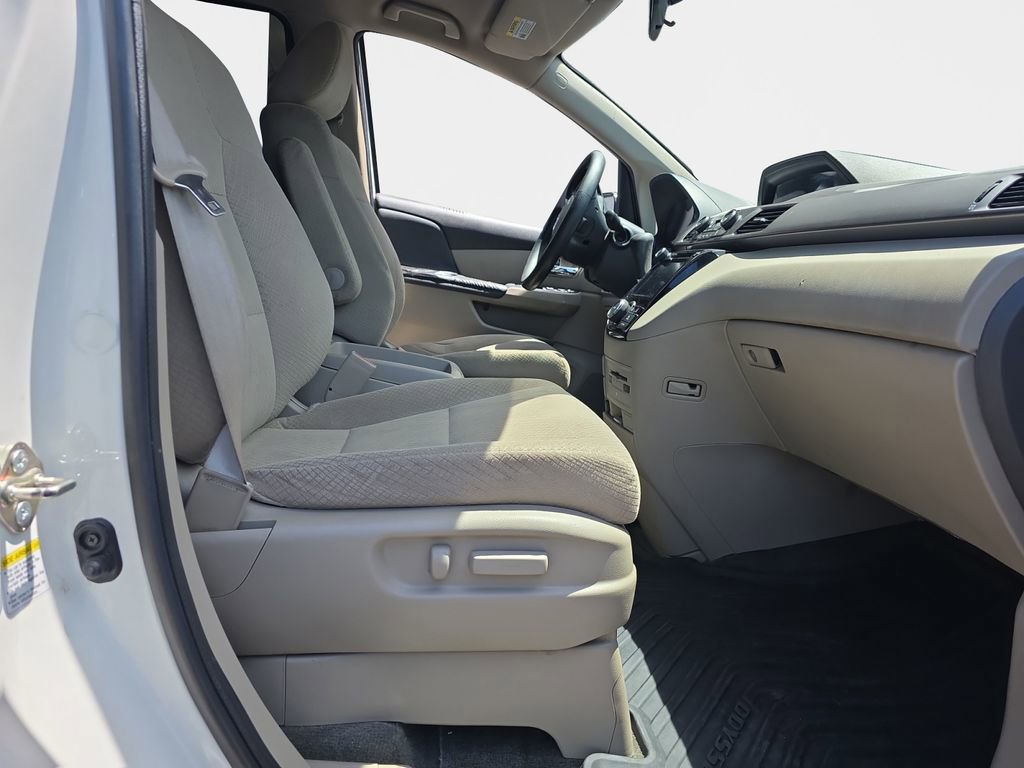 Used 2016 Honda Odyssey SE image 18
