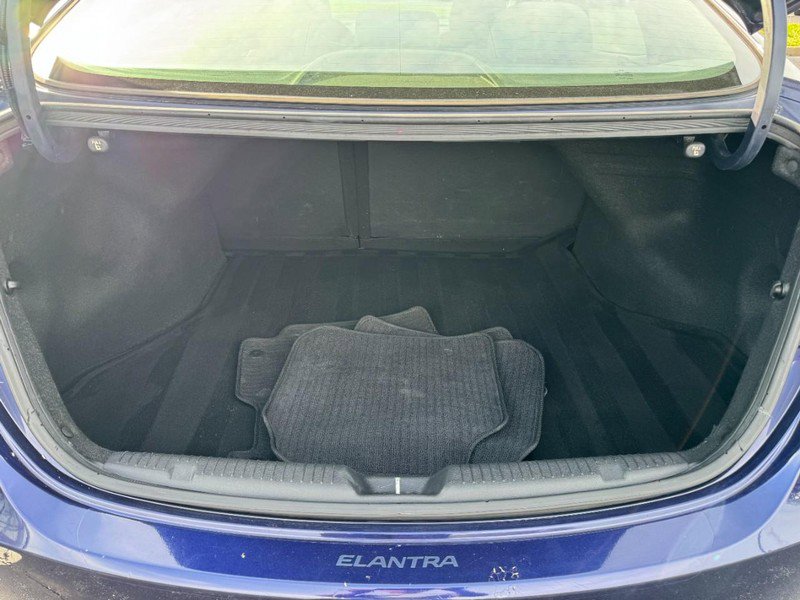 Used 2013 Hyundai Elantra GLS w/ Preferred Pkg image 6