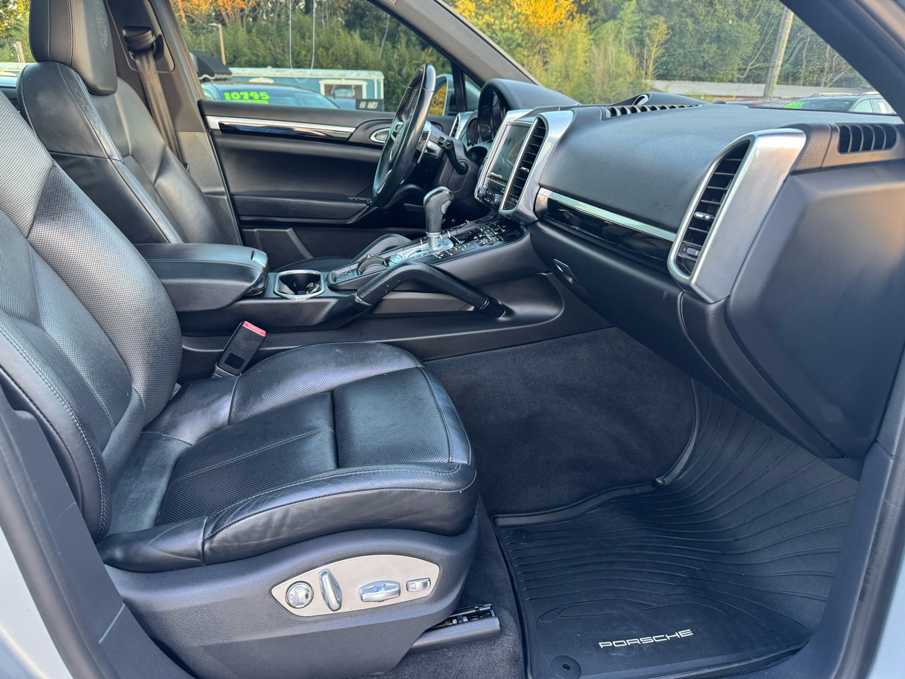 Used 2018 Porsche Cayenne image 16