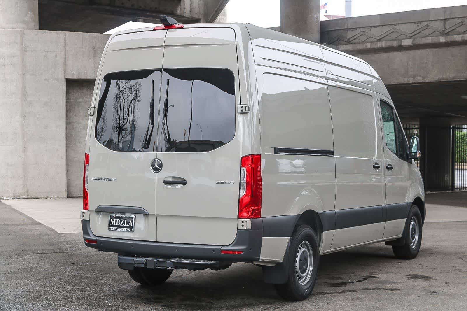 Used 2024 Mercedes-Benz Sprinter 2500 image 6