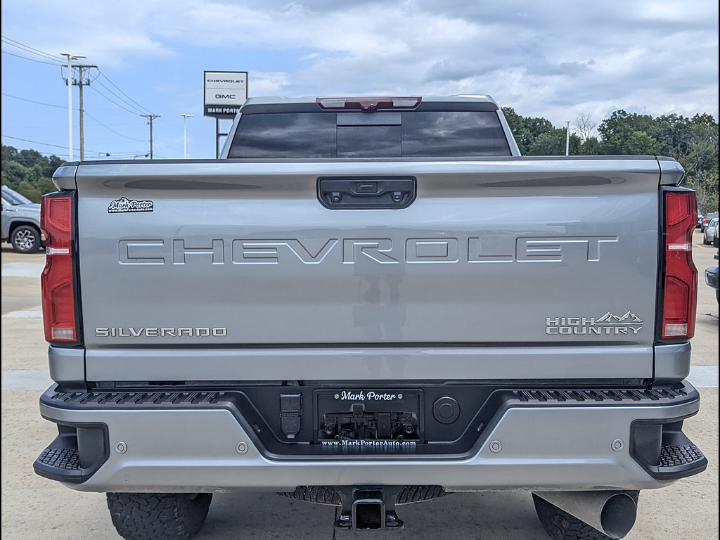 Used 2024 Chevrolet Silverado 2500 High Country w/ High Country Premium Package AWD/4WD image 8