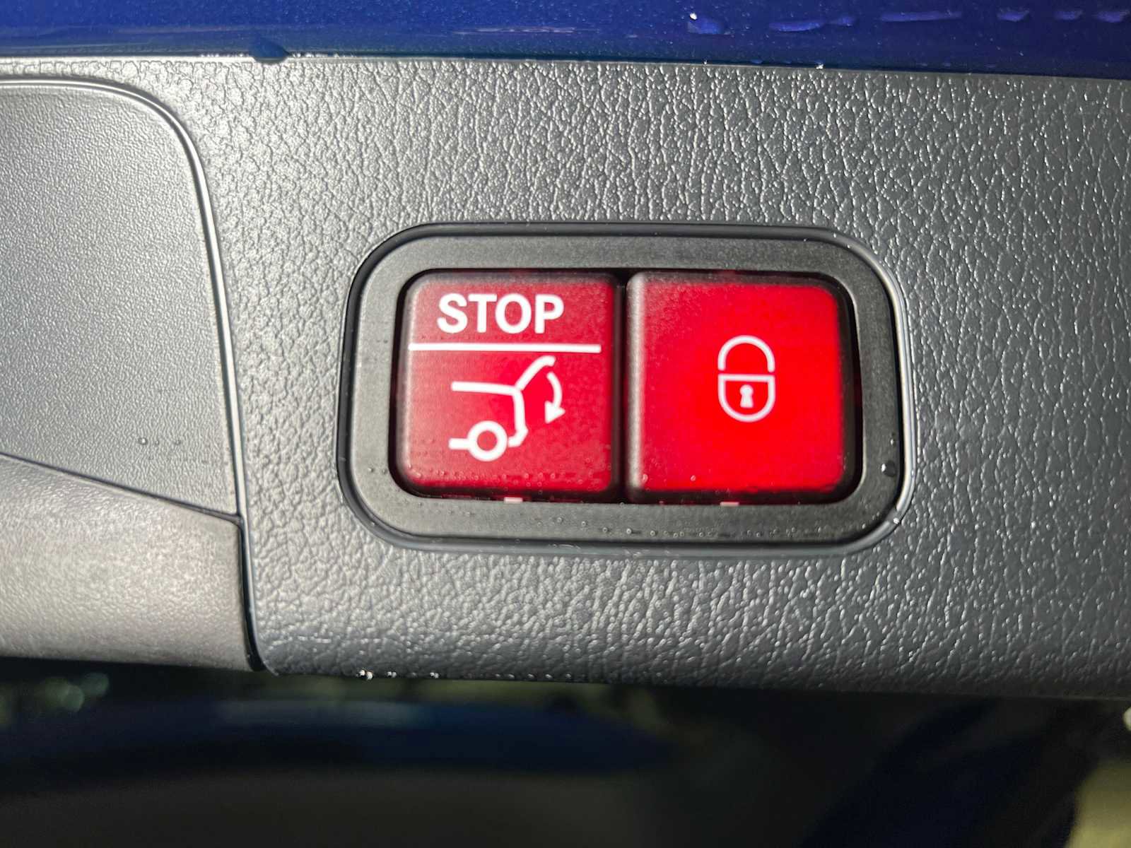 New 2025 Mercedes-Benz GLB 250 4MATIC image 16