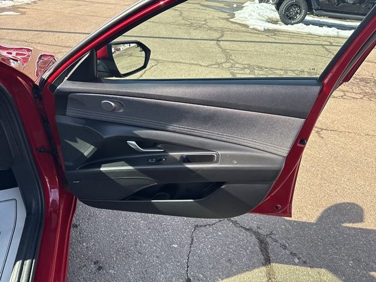 Used 2023 Hyundai Elantra Limited w/ Cargo Package FWD image 16
