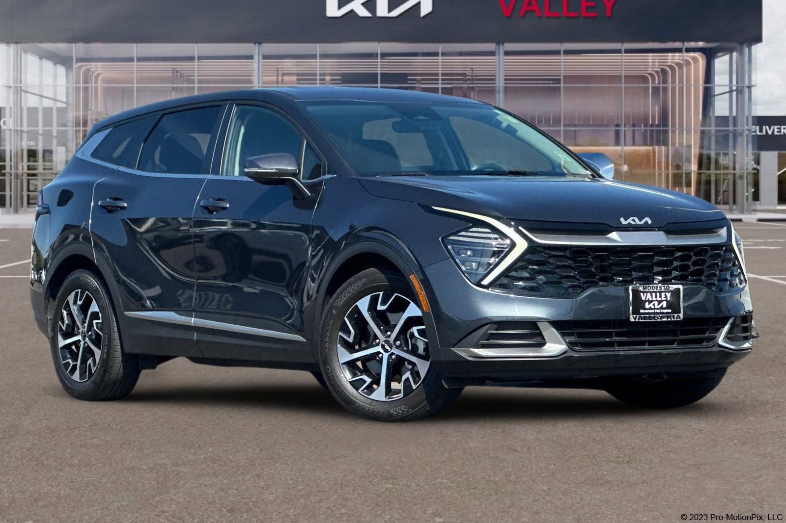 Used 2024 Kia Sportage EX FWD image 1