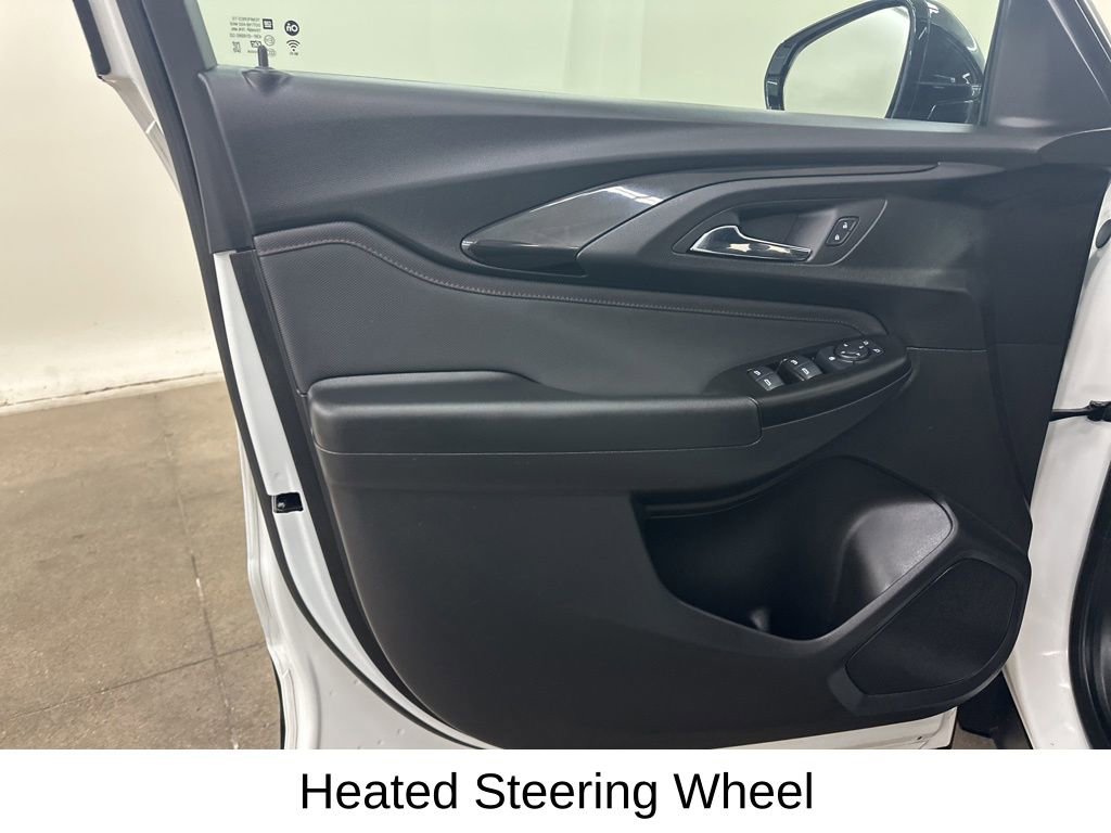 Used 2023 Chevrolet TrailBlazer RS image 30