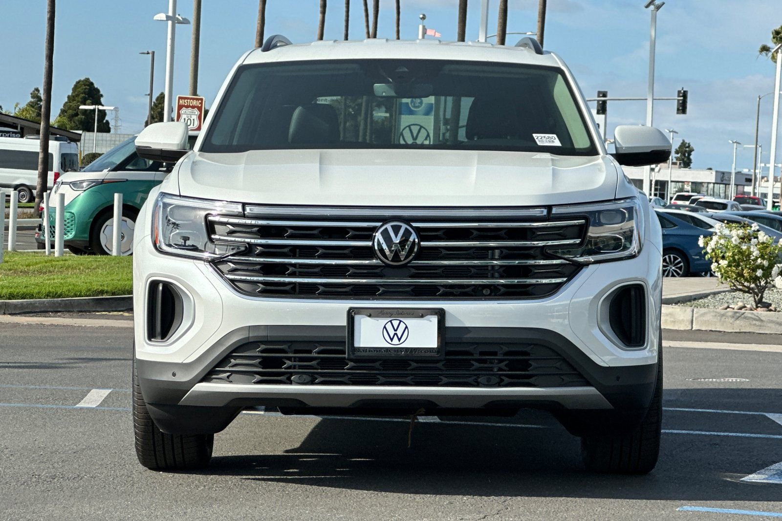 New 2026 Volkswagen Atlas SE image 3