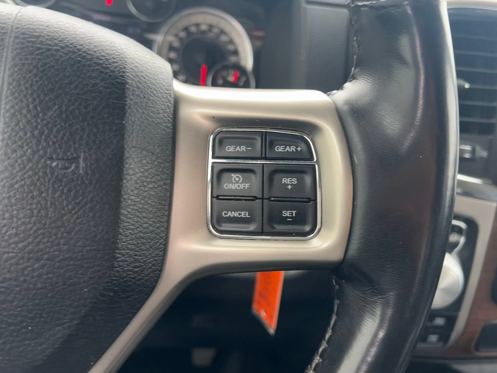 Used 2017 RAM 1500 Laramie AWD/4WD image 13