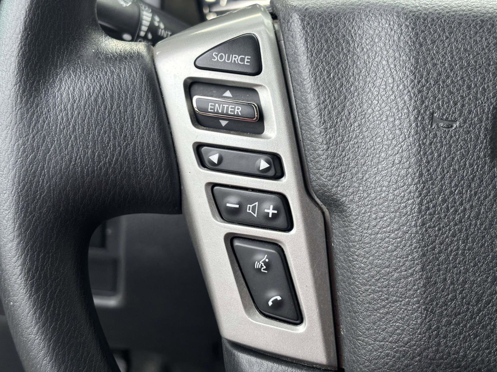 Used 2022 Nissan Titan S image 22