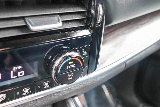Used 2022 Nissan Rogue Platinum w/ Head-Up Display Package FWD image 28