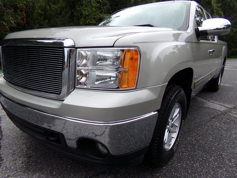 Used 2008 GMC Sierra 1500 SLE w/ Power Pack Plus RWD image 7