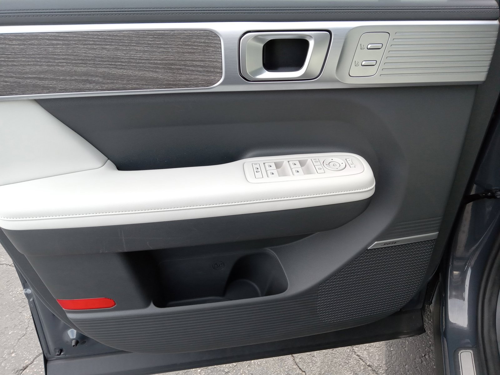 Used 2025 Hyundai Santa Fe Calligraphy AWD/4WD image 9