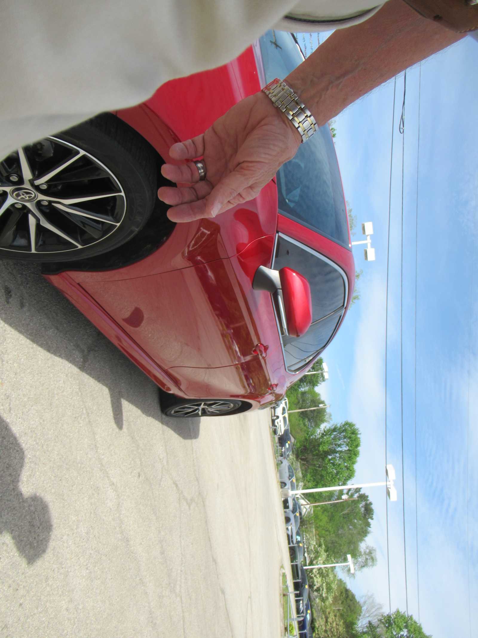 Used 2022 Toyota Camry SE image 11