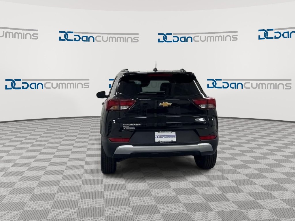 Used 2025 Chevrolet TrailBlazer LT AWD/4WD image 7
