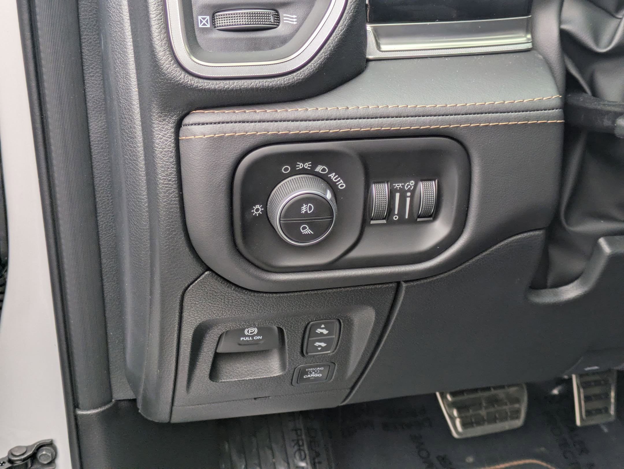 New 2026 RAM 1500 Tungsten w/ Trailer Tow Group AWD/4WD image 14