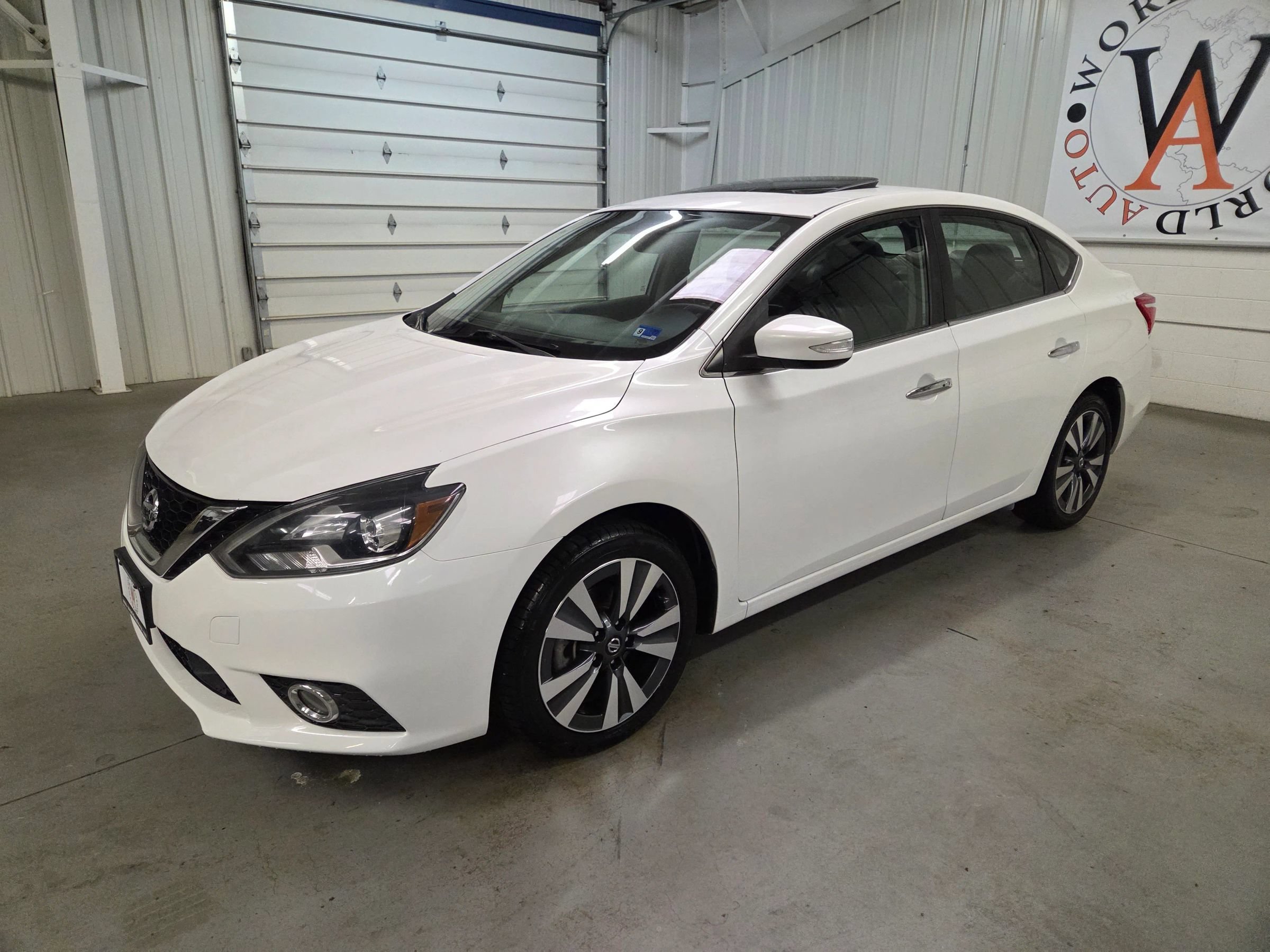 Used 2016 Nissan Sentra SL w/ Technology Package FWD image 2