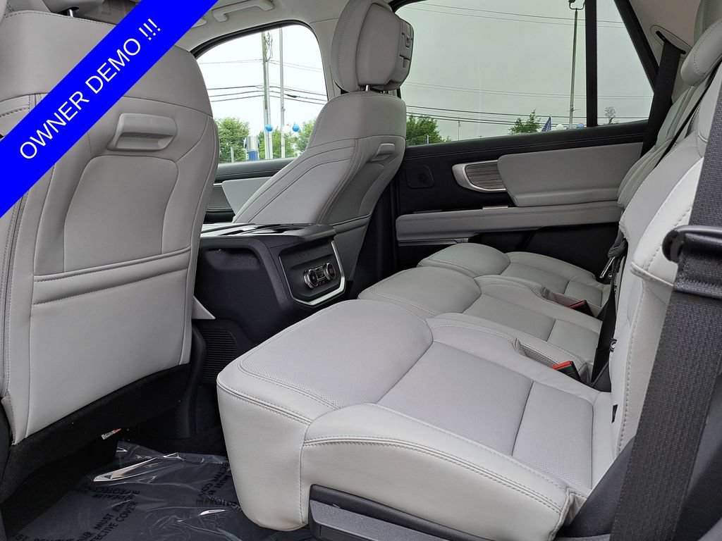 New 2026 Ford Expedition Platinum w/ Driver's Package AWD/4WD image 13