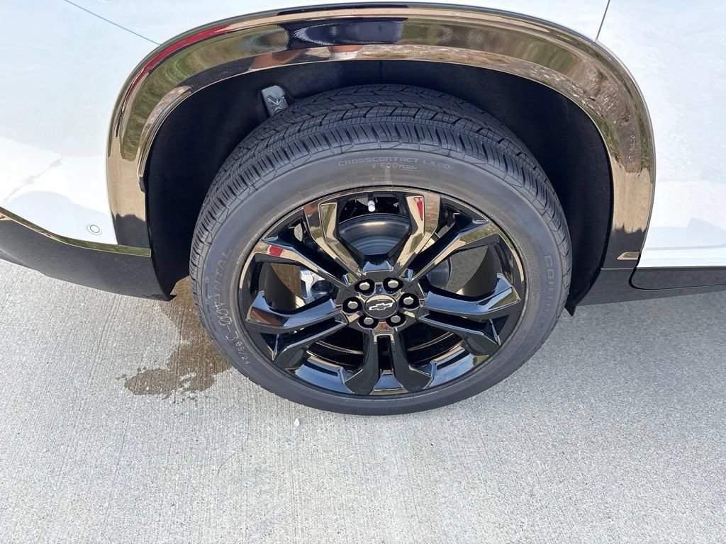 New 2027 Chevrolet Traverse RS w/ LPO, Floor Liner Package AWD/4WD image 69