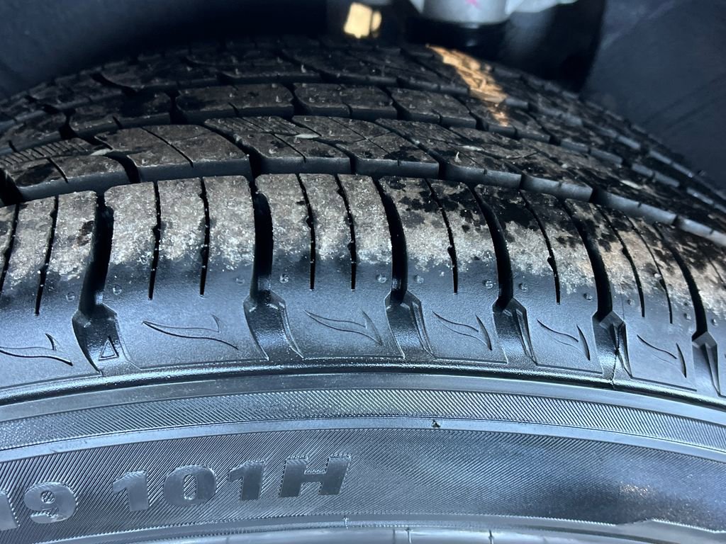 Used 2023 Genesis GV70 2.5T w/ Select Package image 26