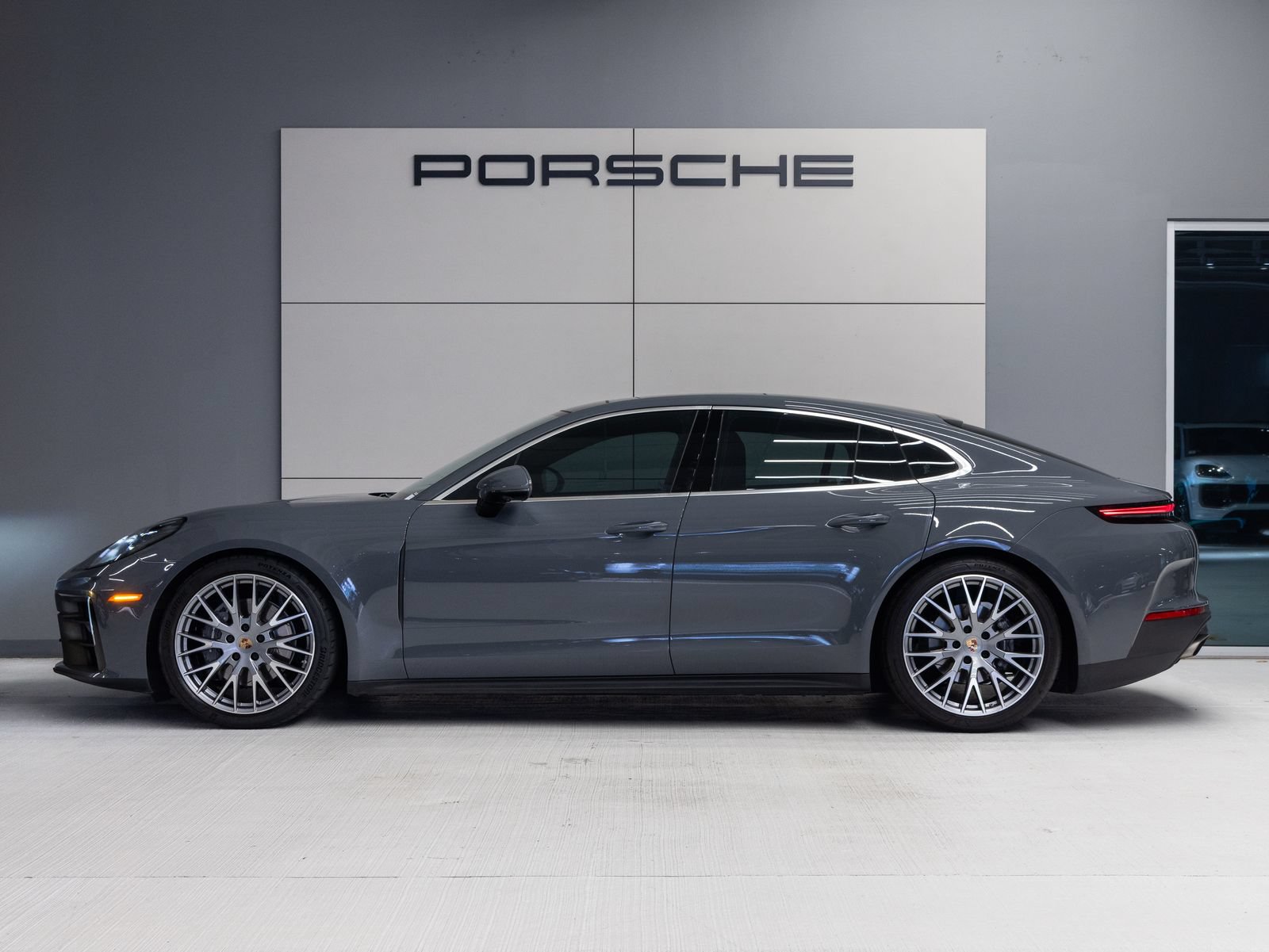 Certified 2025 Porsche Panamera image 2