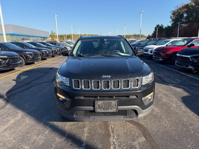 Used 2018 Jeep Compass Latitude w/ Popular Equipment Group AWD/4WD image 9