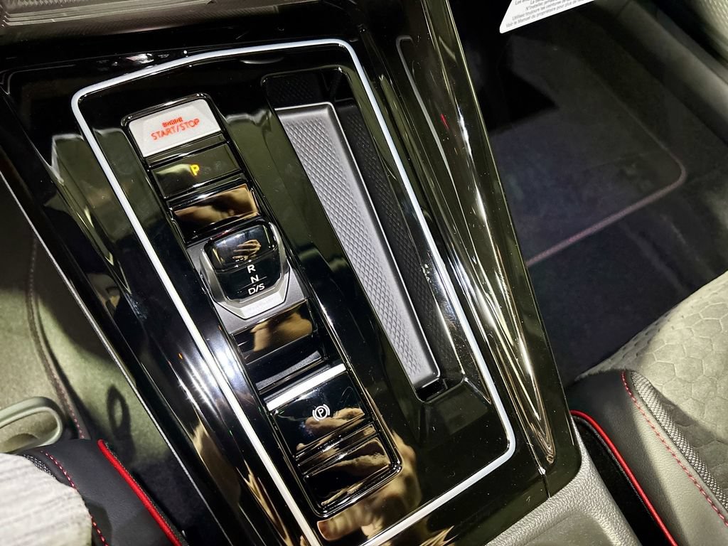 New 2026 Volkswagen GTI SE FWD image 14