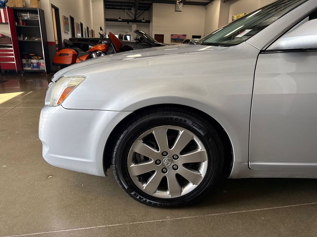 Used 2006 Toyota Avalon XLS image 34