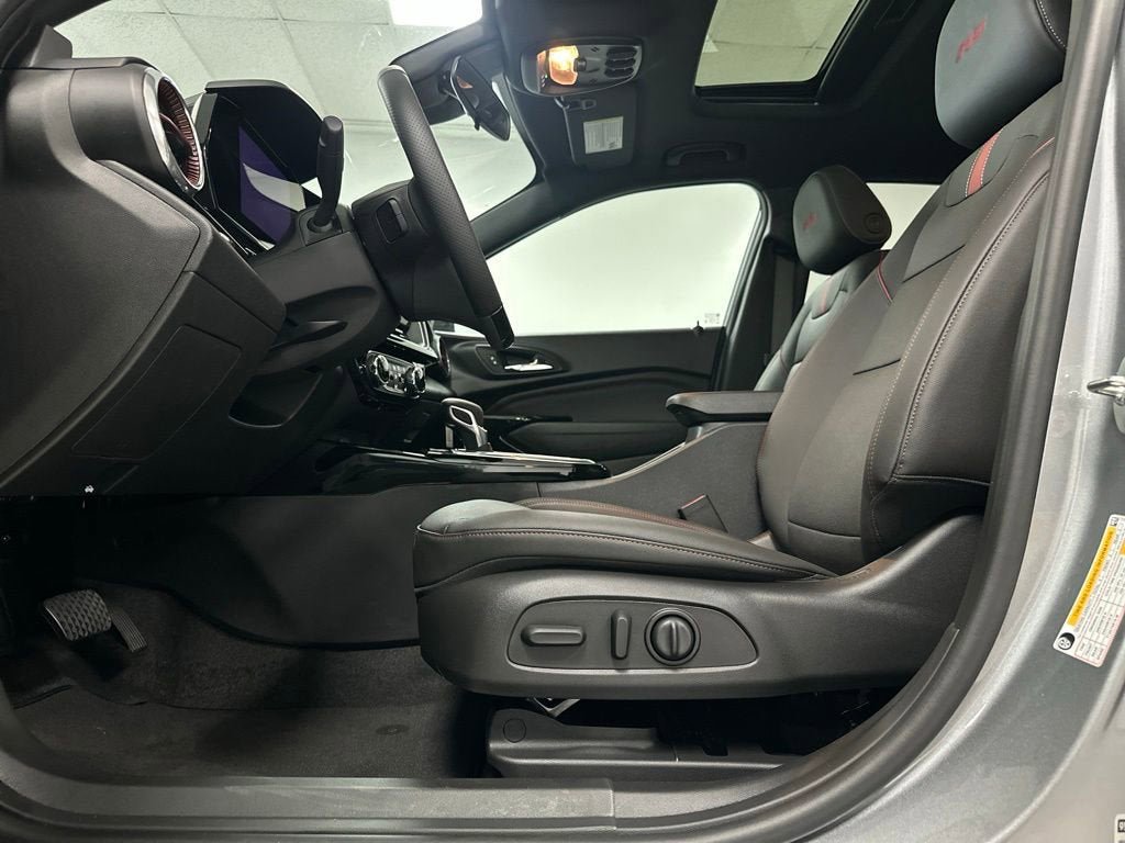 New 2026 Chevrolet Trax RS w/ Sunroof Package FWD image 19