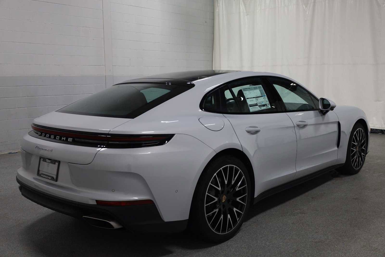 New 2025 Porsche Panamera 4 image 9