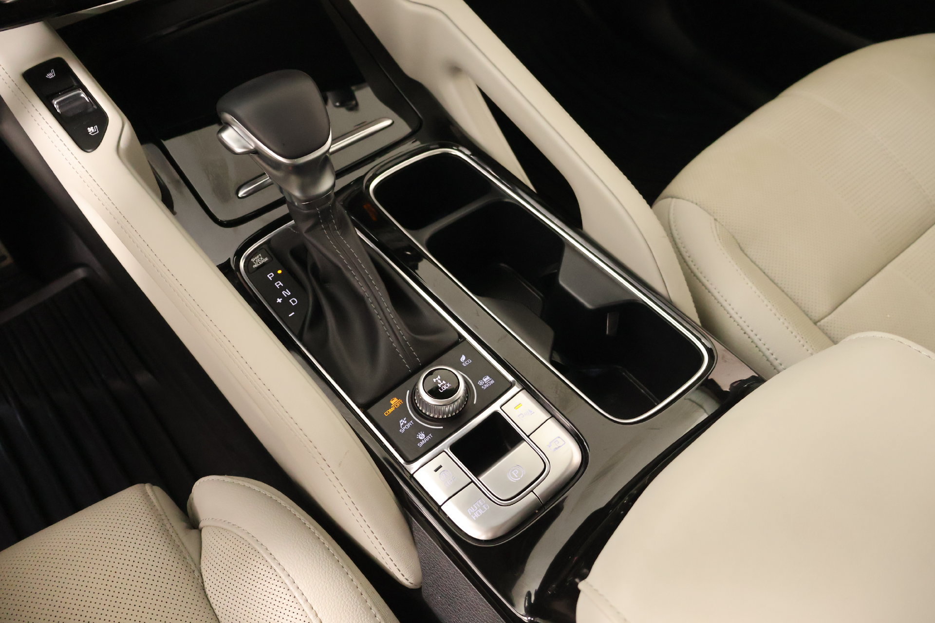 Used 2023 Kia Telluride SX AWD/4WD image 9