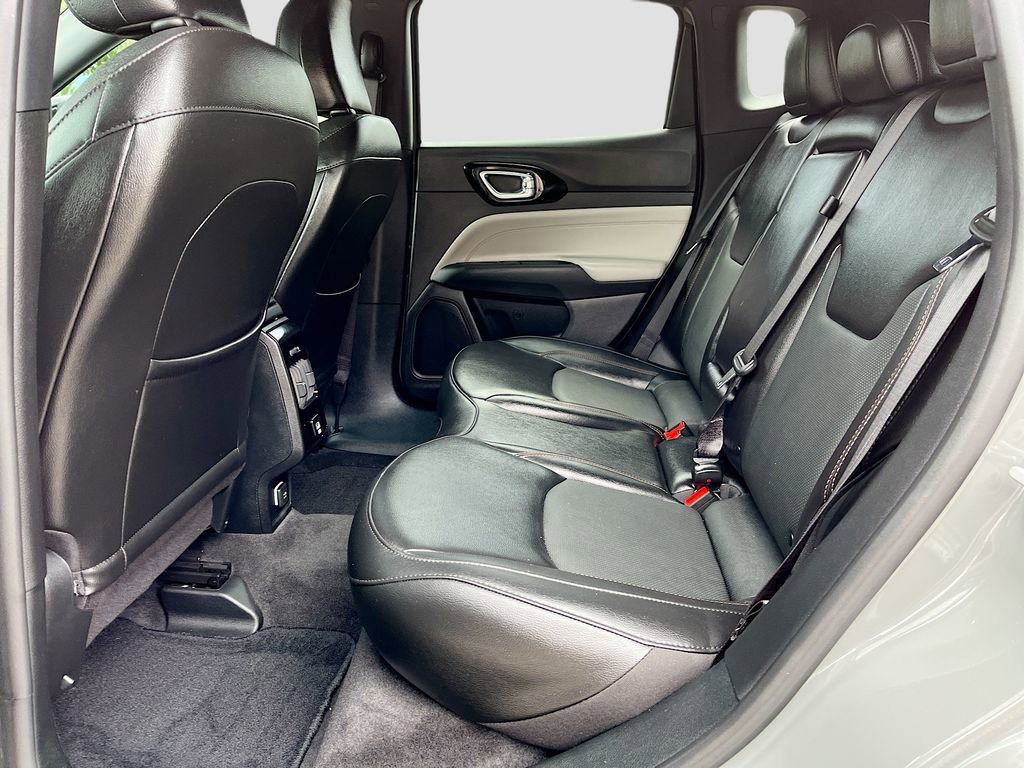 Used 2023 Jeep Compass Limited image 22