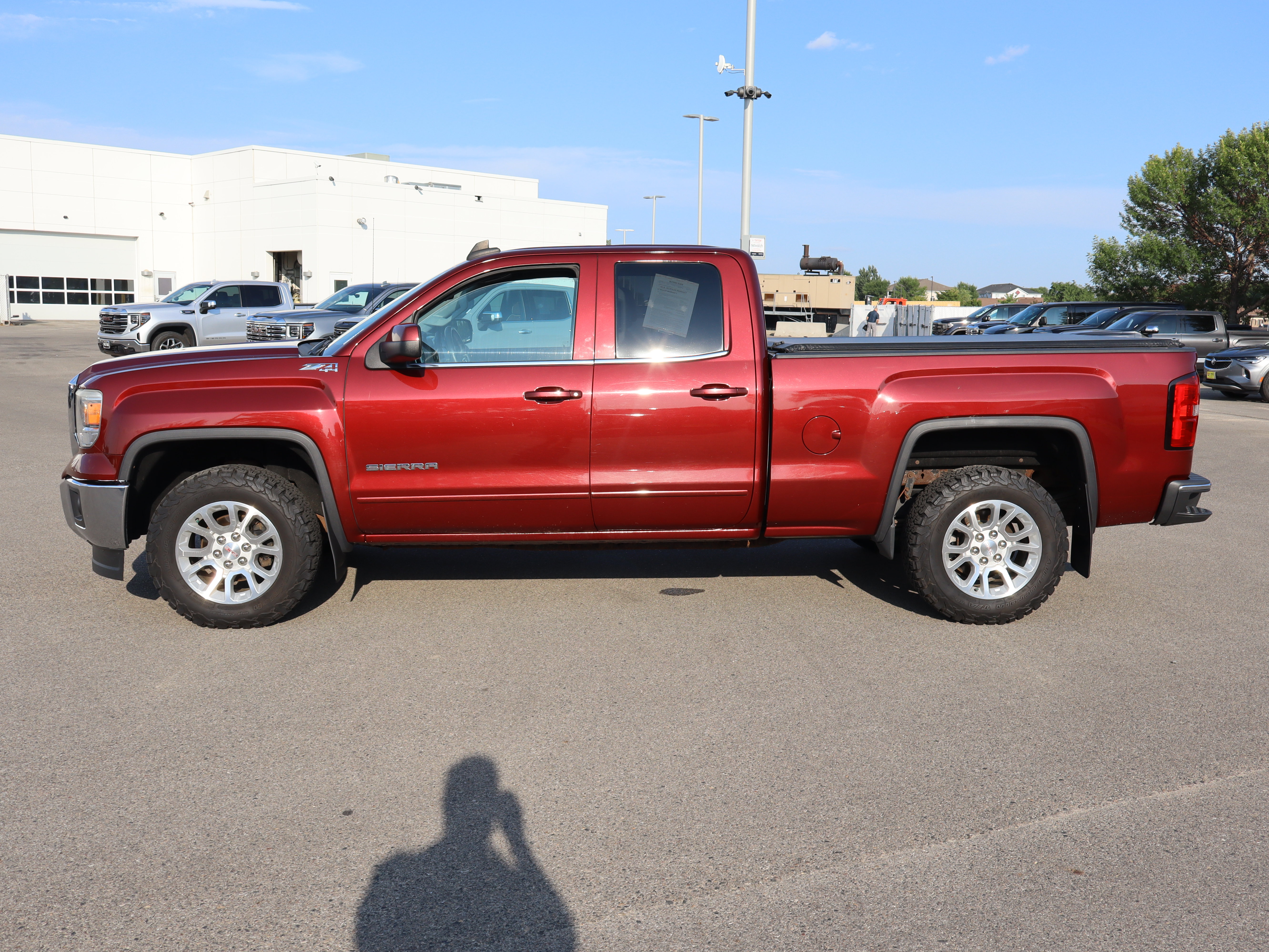 Used 2015 GMC Sierra 1500 SLE w/ SLE Value Package AWD/4WD image 4
