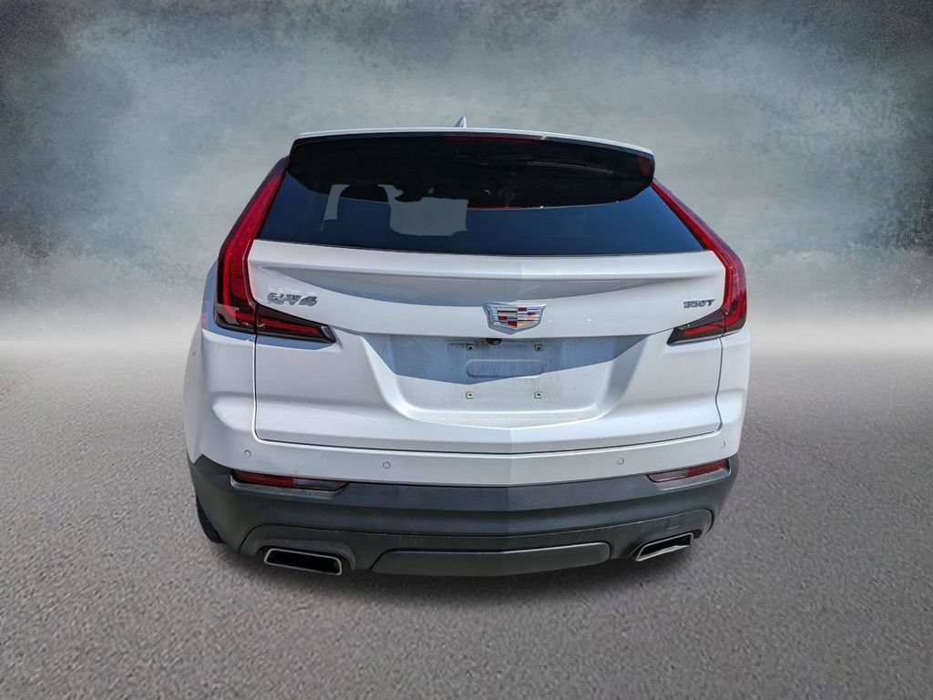 Used 2023 Cadillac XT4 Luxury w/ Cold Weather Package FWD image 8