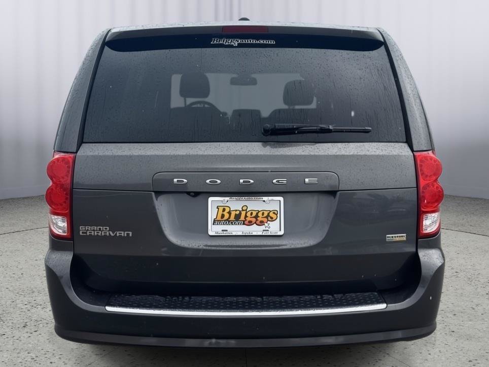 Used 2019 Dodge Grand Caravan SE w/ UConnect Hands-Free Group FWD image 4