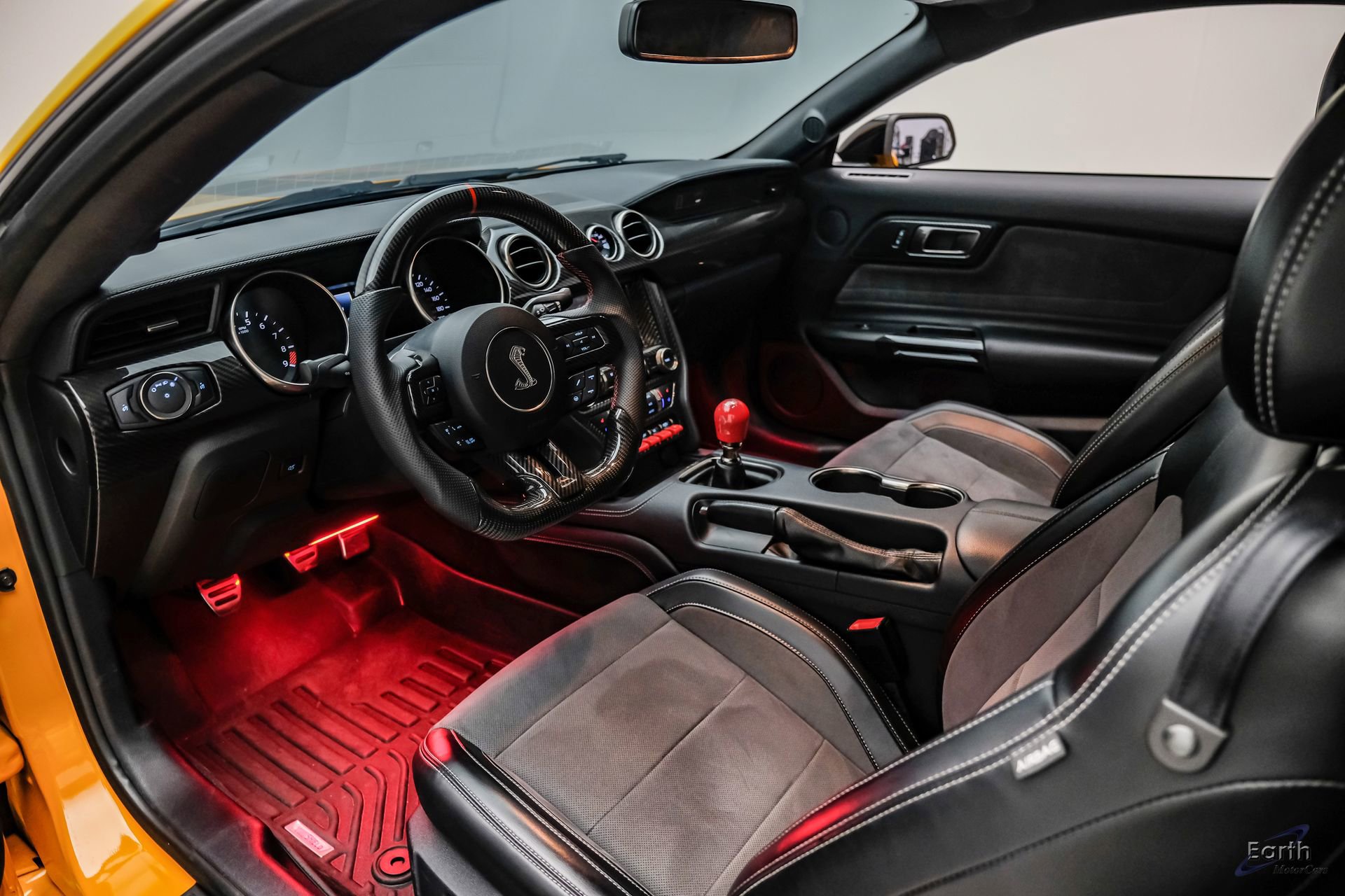 Used 2019 Ford Mustang Shelby GT350 w/ Technology Package RWD image 2