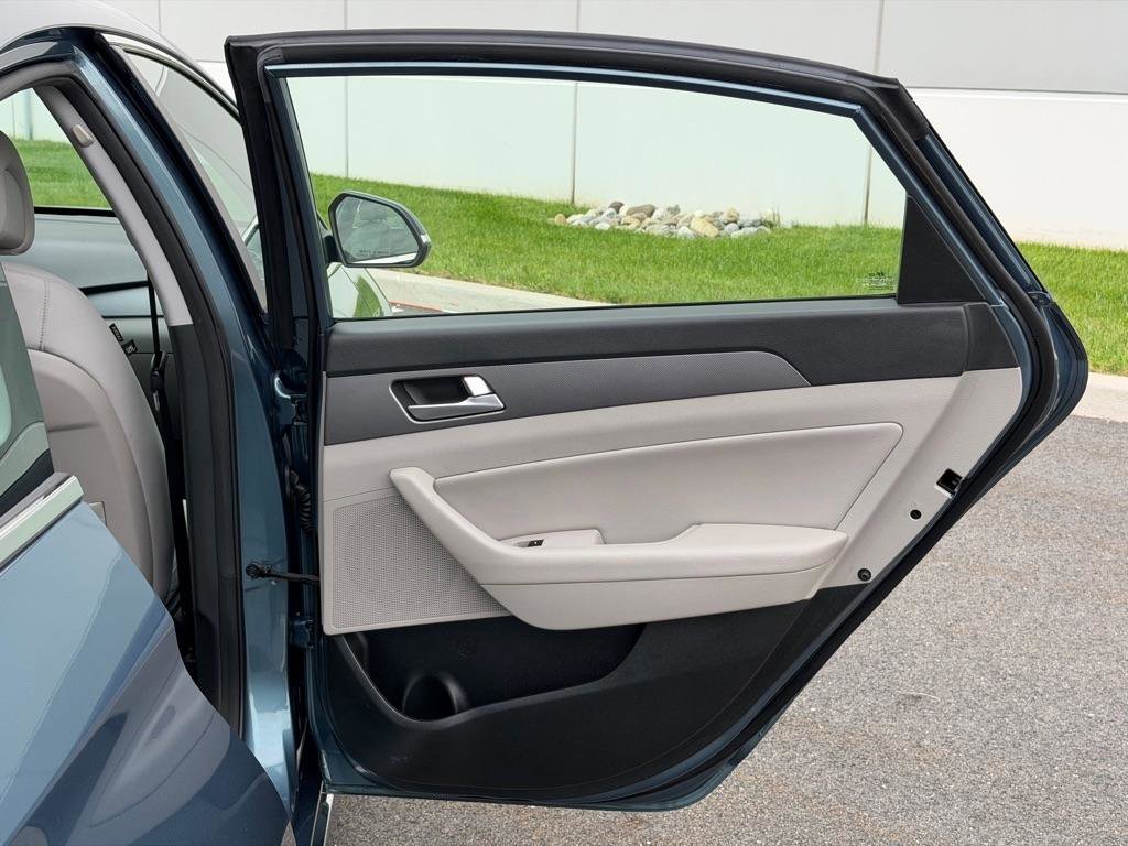 Used 2016 Hyundai Sonata SE FWD image 22