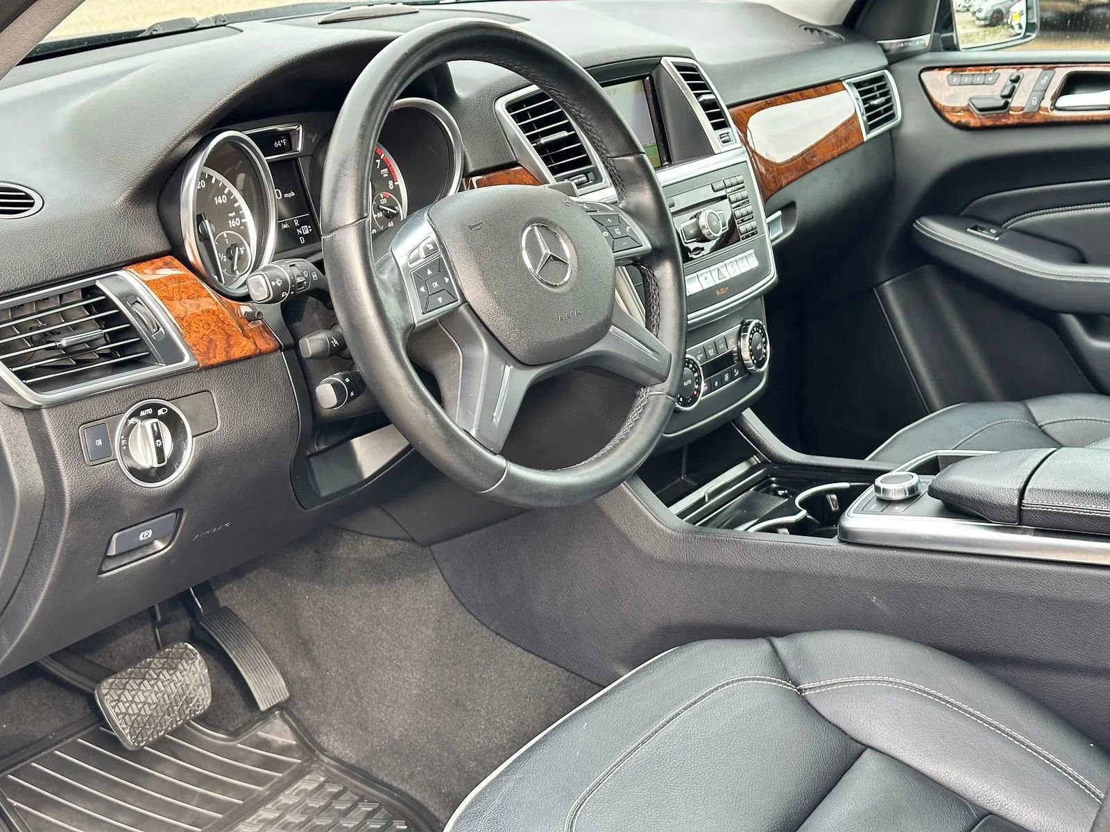 Used 2012 Mercedes-Benz ML 550 4MATIC image 10