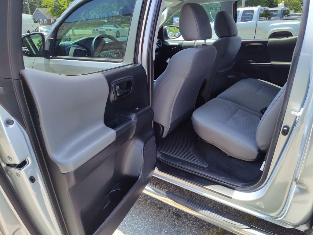 Used 2022 Toyota Tacoma SR image 13