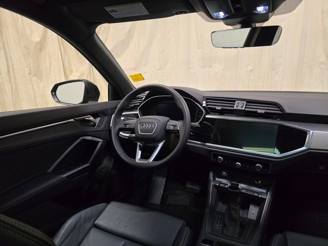Certified 2025 Audi Q3 2.0T Premium w/ Convenience Package image 37