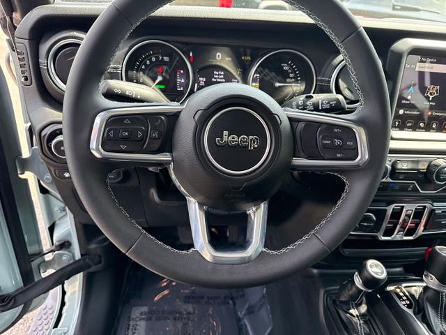 Used 2023 Jeep Wrangler Unlimited Sahara AWD/4WD image 23