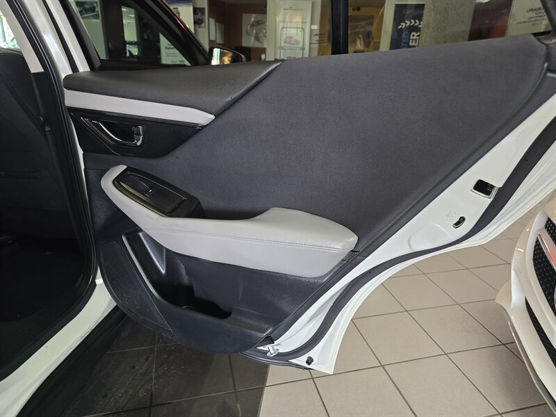 Used 2022 Subaru Outback Premium AWD/4WD image 17
