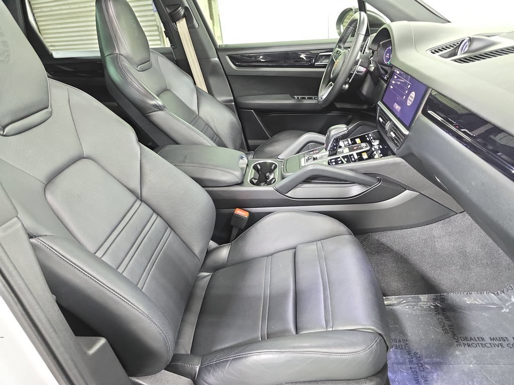 Used 2022 Porsche Cayenne Platinum Edition AWD/4WD image 27