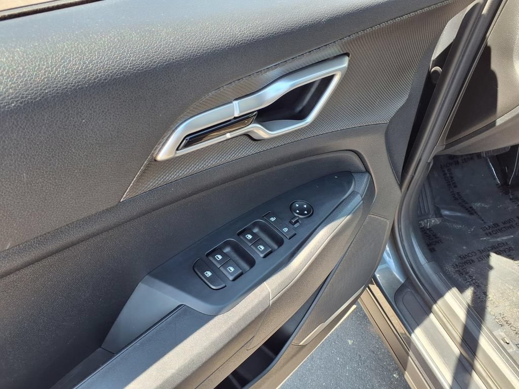 Used 2025 Kia Sportage LX FWD image 13