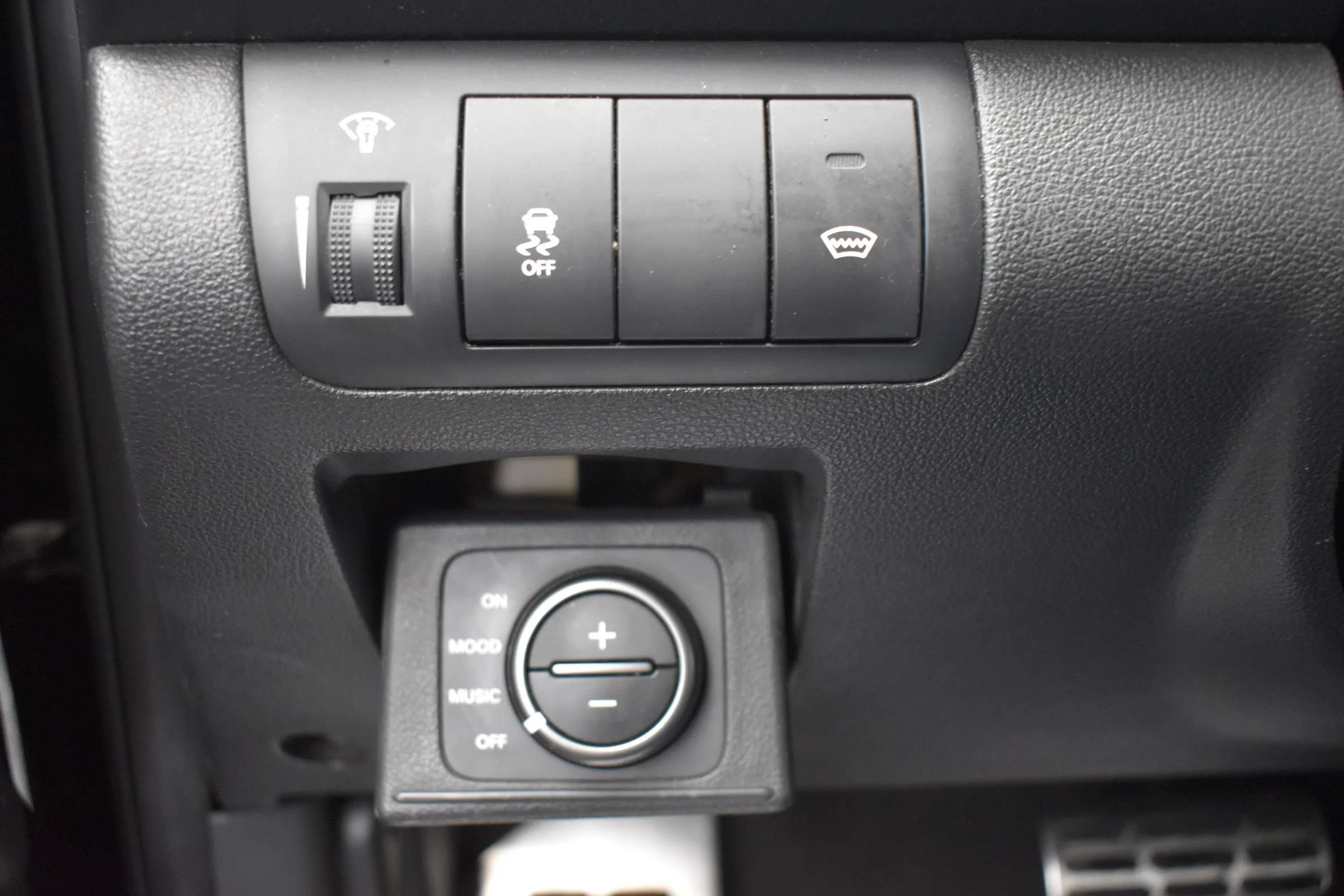 Used 2012 Kia Forte Koup SX w/ Leather Pkg FWD image 19